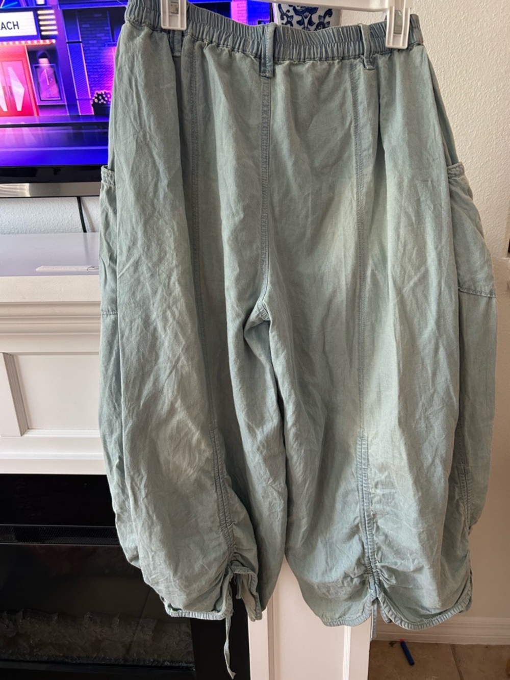 We The Free Lily Fields Cinch Jeans Size small - Picture 3 of 6
